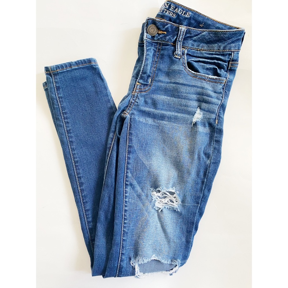 Dark wash AE distressed jeggings